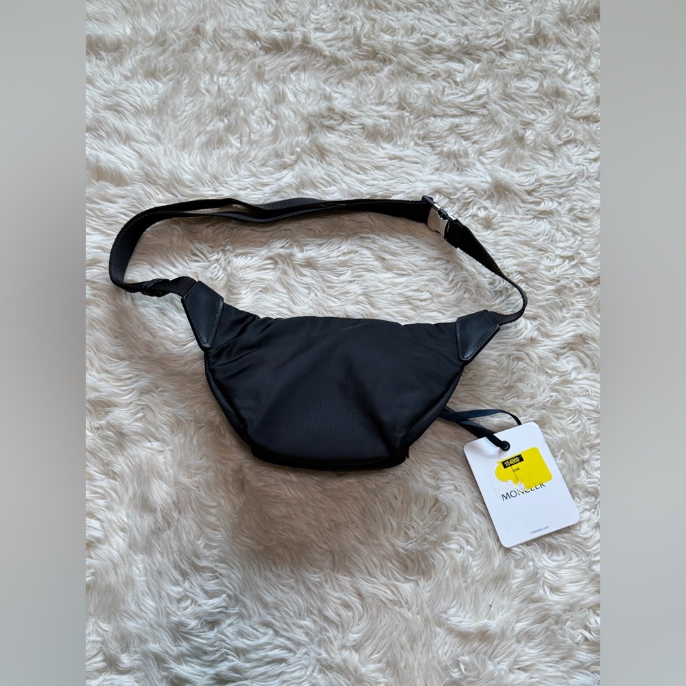 NWT Moncler Black Felicie Belt Bag in Black - Picture 3 of 5